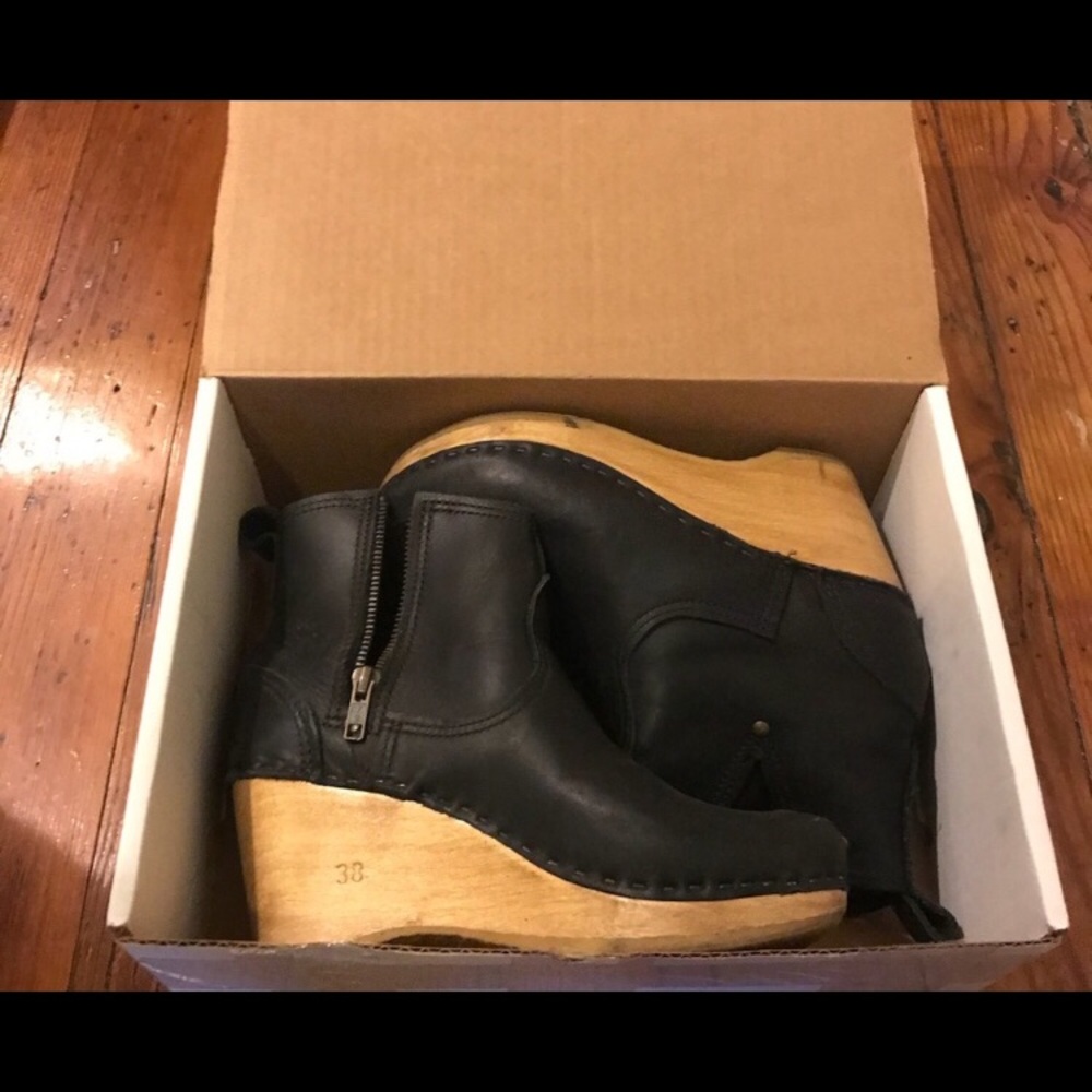 No. 6 booties.  Size 38